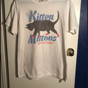 It’s Always Sunny Kitten Mittons T-shirt M